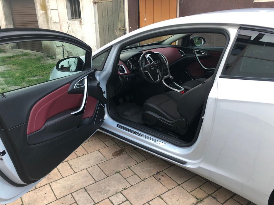 Opel Astra J GTC CDTI 2.0