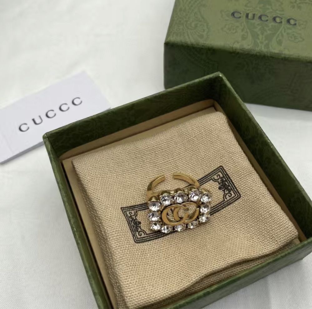 Кольцо Gucci ( Гуччи)  , женское , с регулируемым размером .