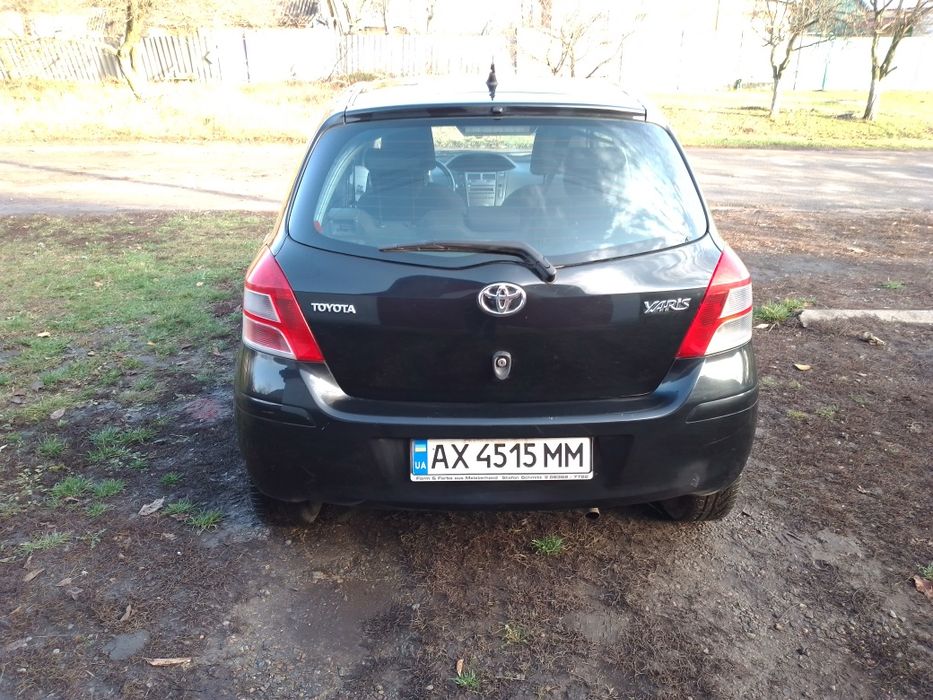 Продаю TOYOTA Yaris в гарному стані.