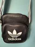 Torebka na ramię adidas, stan jak nowa
