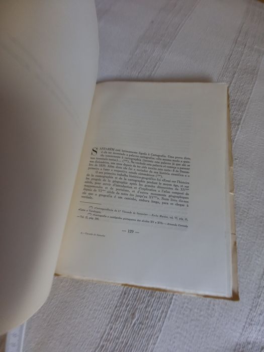 Livro antigo sobre o Visconde de Santarém