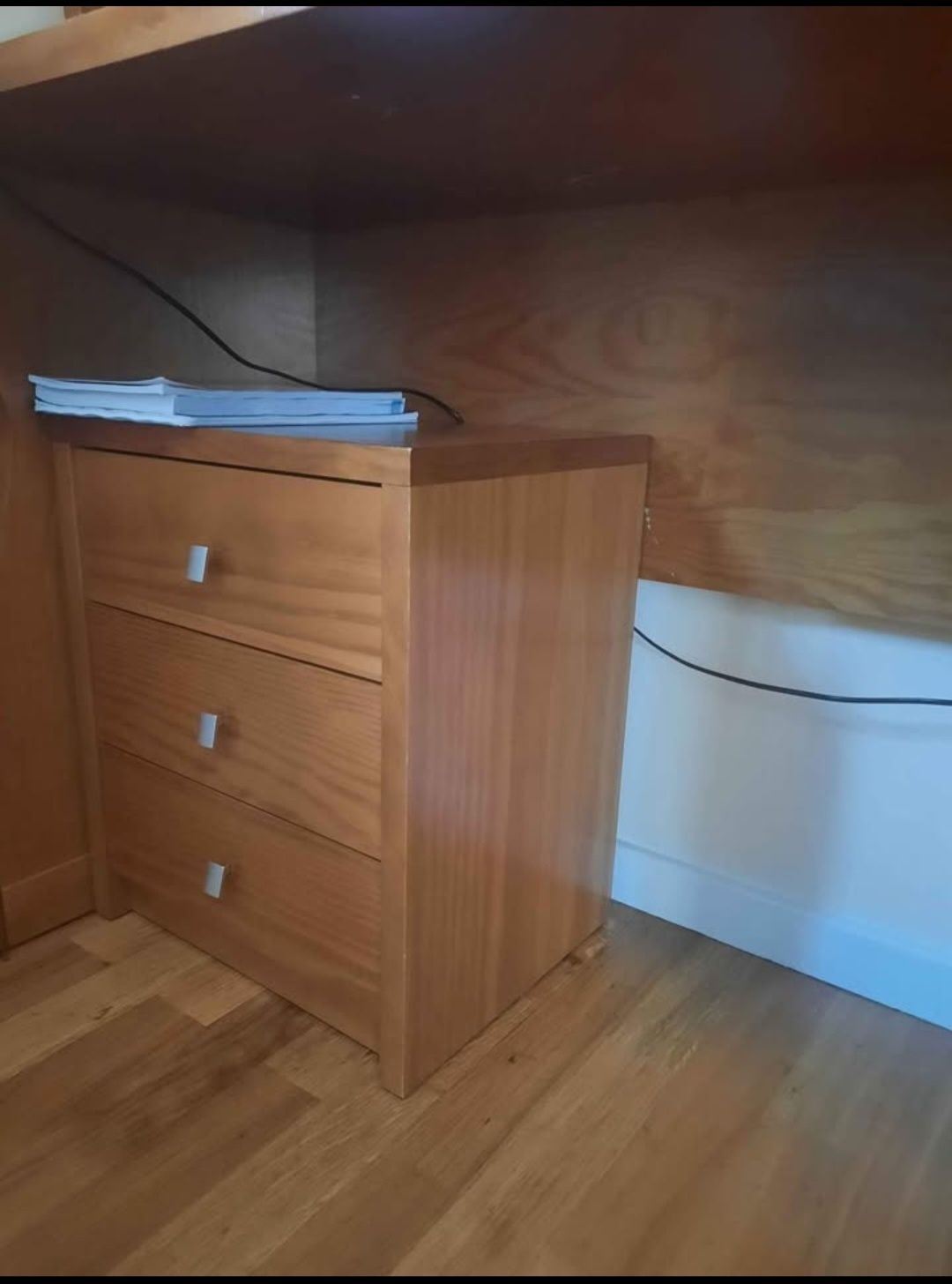 Conjunto cama dupla, secretária e mesa cabeceira