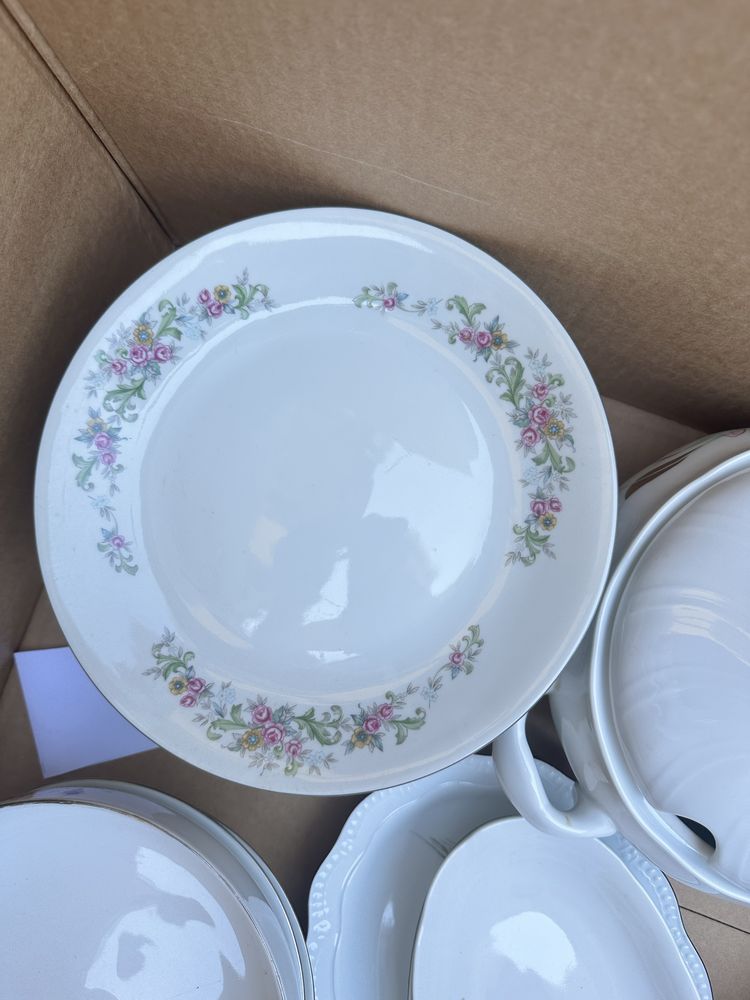 Zastawa stołowa porcelana talerze waza