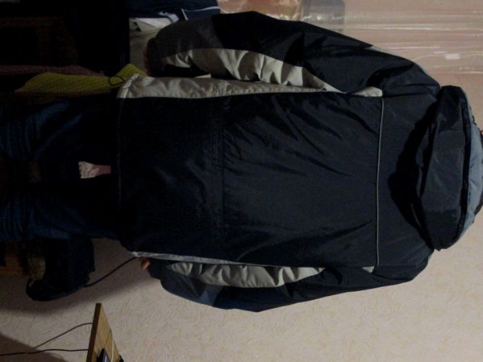Продам якісну теплу куртку, подвійна.