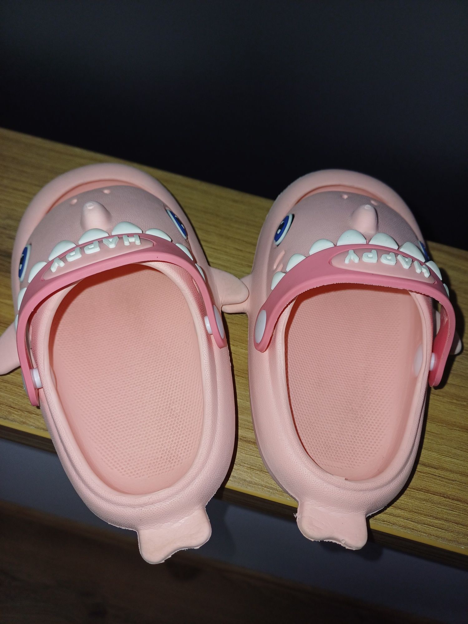 Buty rekinki różowe klapki crocs rozm.24-25 wkla. 14,5cm