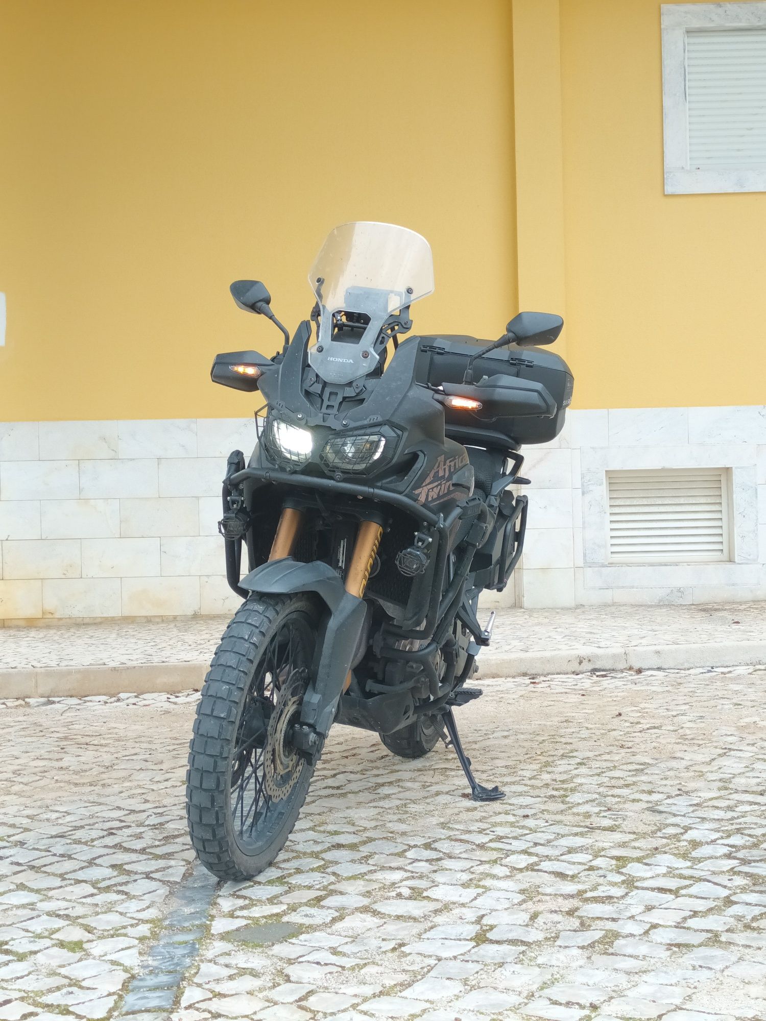 Africa twin crf1000l 2018 fullextras