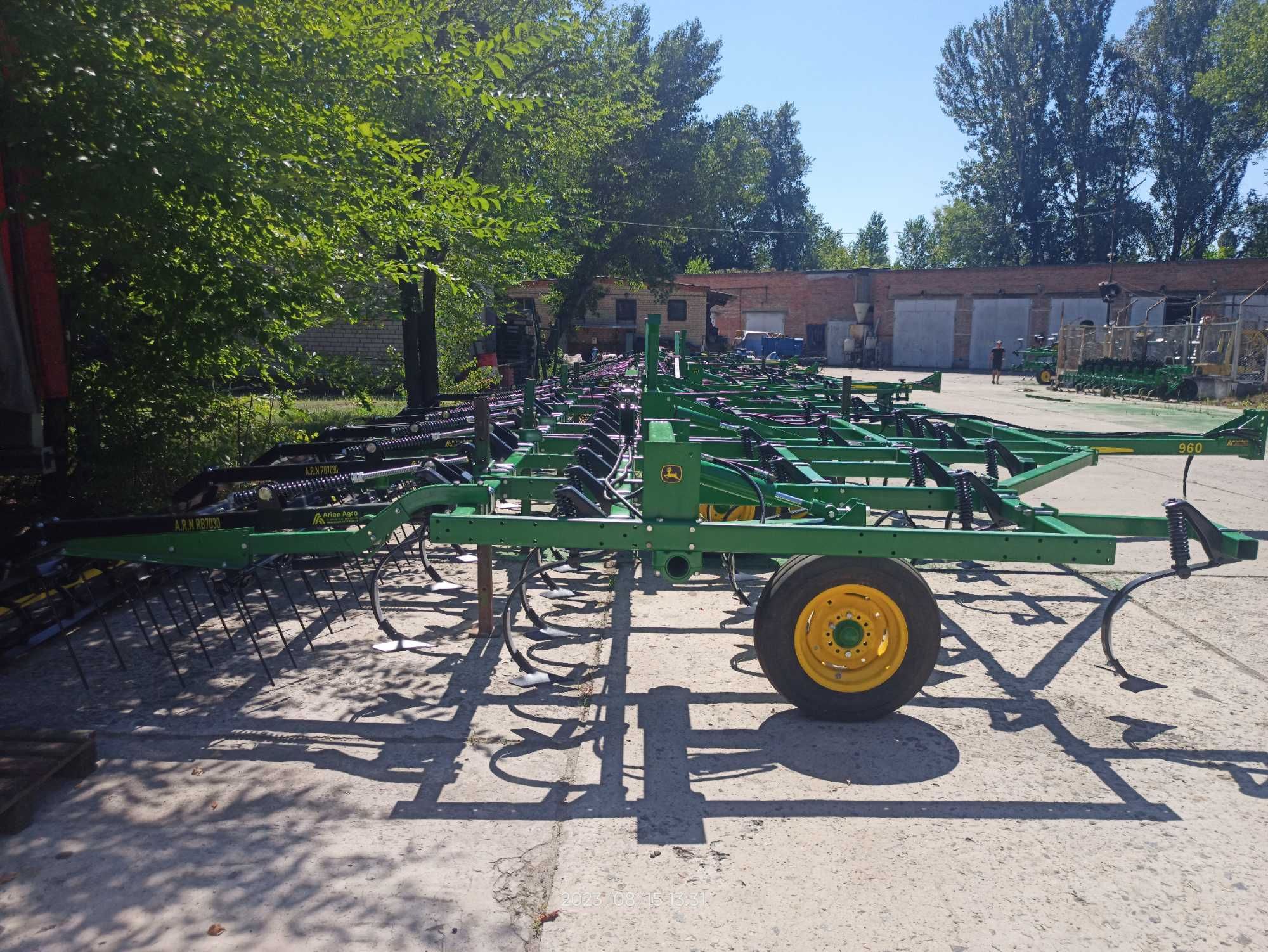 Культиватор JOHN DEERE 960 - 9 метрів