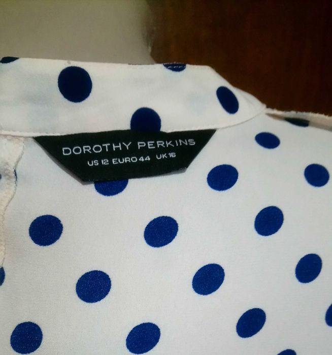 Блузка р.52 чорний горох на фоні коліру нюд довгі рукави