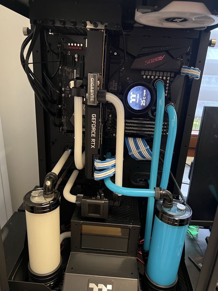 Komputer custom Thermaltake Tower900 build RTX3080 / Ryzen 5800X