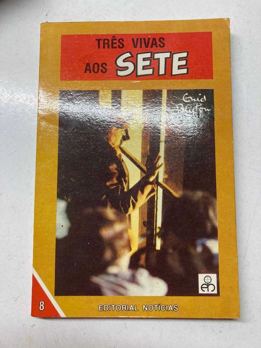 Livro - Três Vivas aos Sete (ctt editorial grátis)