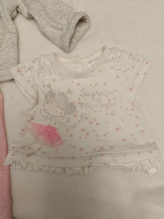 Komplet dla niemowlaka bluza, getry, koszulka plus gratis czapeczka