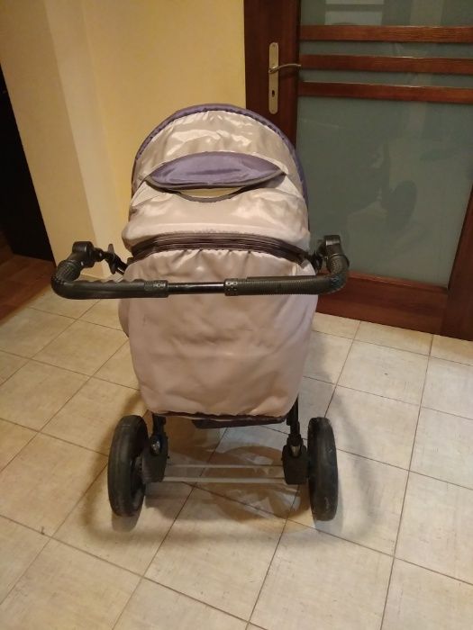 Wózek spacerowy z przekładaną rączką