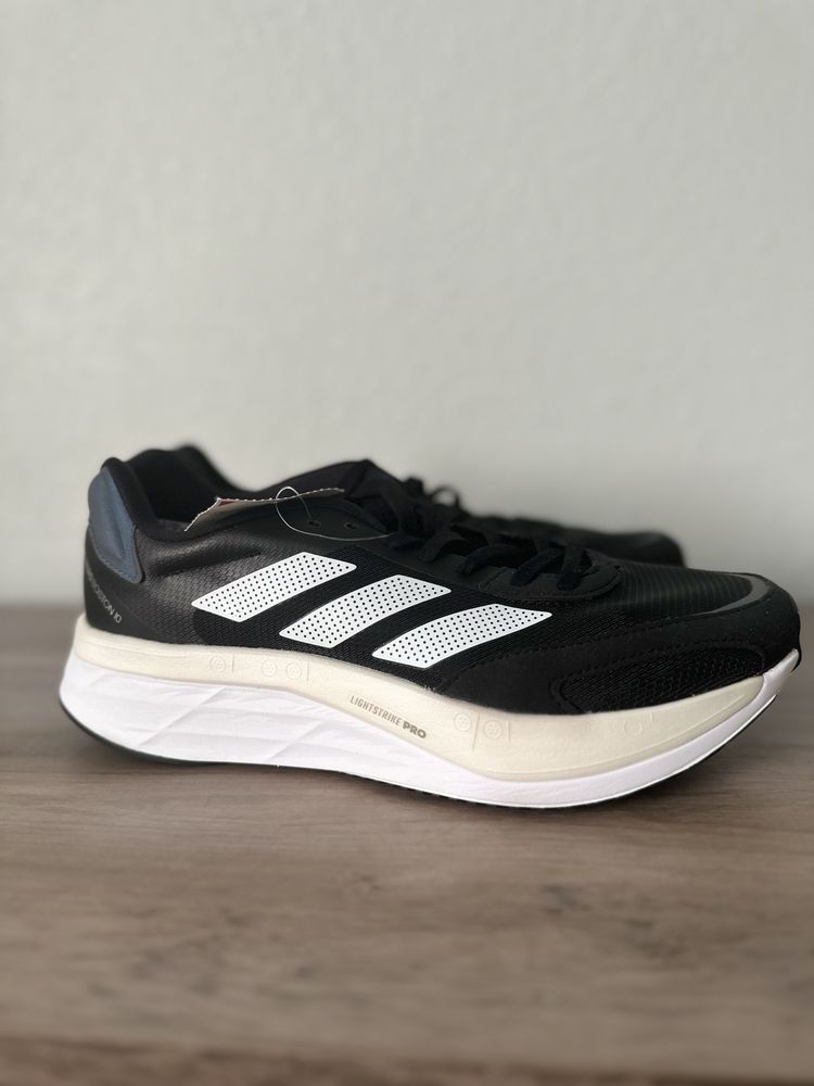 Продам кросівки Adidas Adizero Boston 10