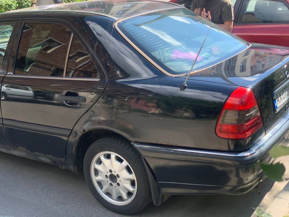 Mercedes C-class w202