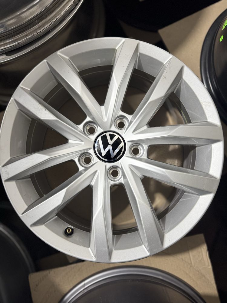 Нові оригінальні диски Volkswagen Passat B8