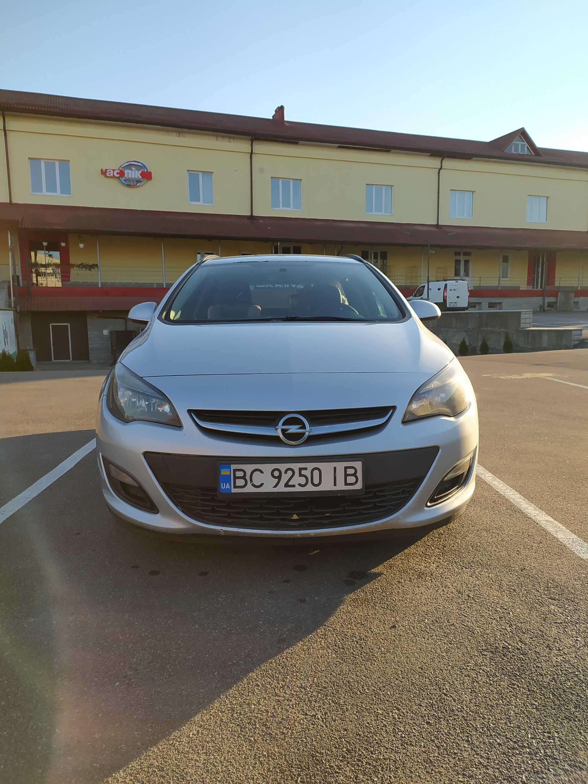 Opel Astra J 12/2013 року, 1,7 дизель