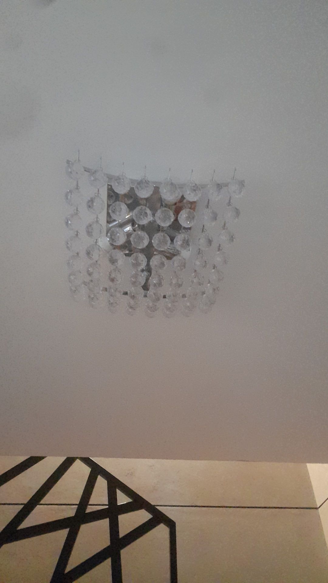 Lampa z kulkami kryształki