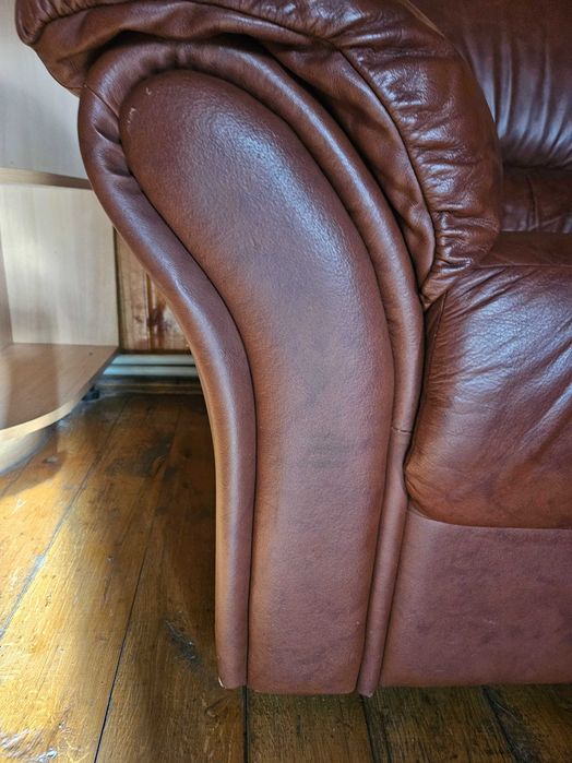 Продам шкіряний комплект диванів