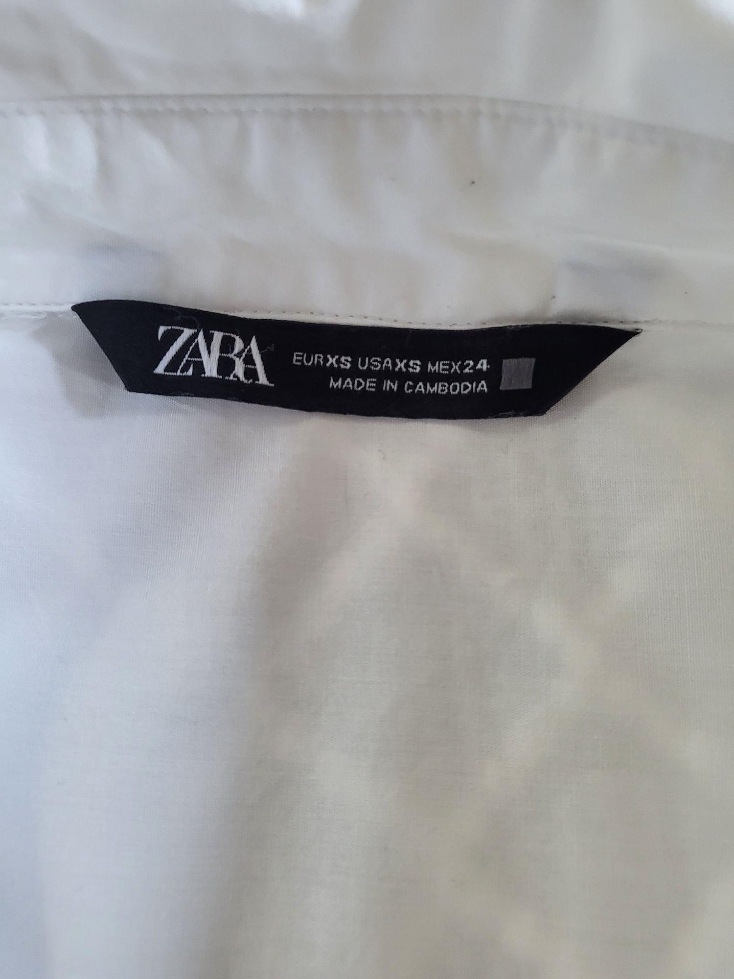 Трендовая белая удлиненная рубашка Zara.
100% котон!