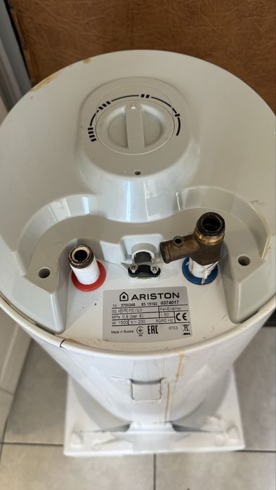 Бойлер Ariston потек бак