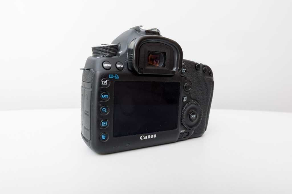 Lustrzanka Canon EOS 5D Mark III body 22,3MP