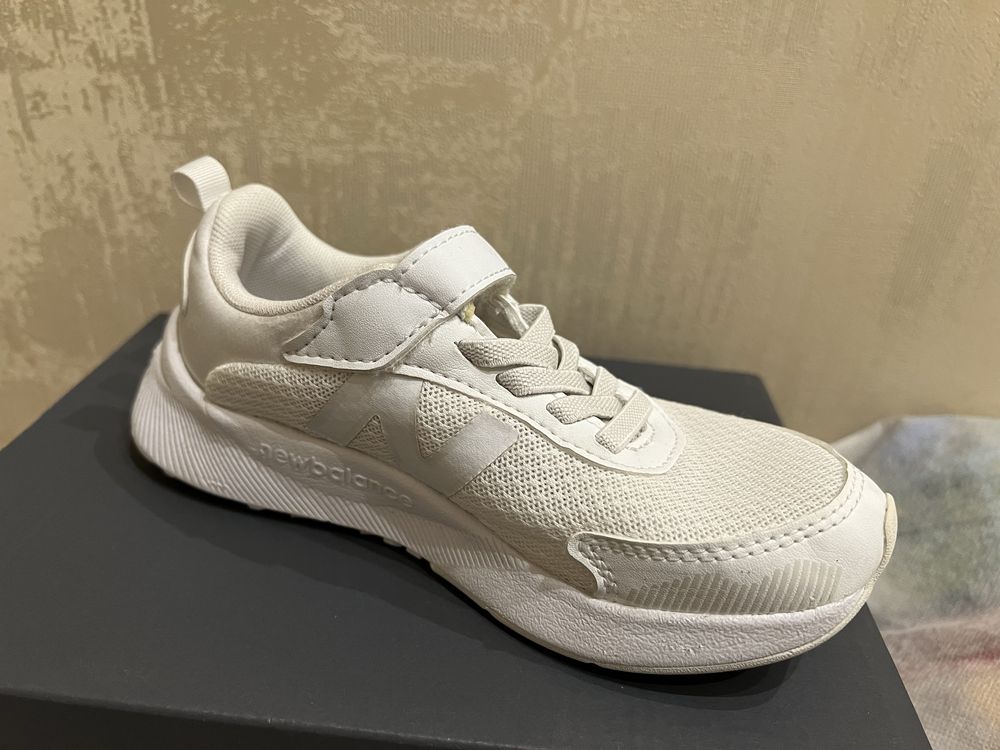 Дитячі кросівки new balance