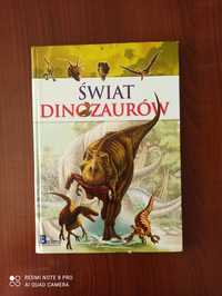 Ksiażka Świat Dinozaurów, oprawa twarda 158 stron