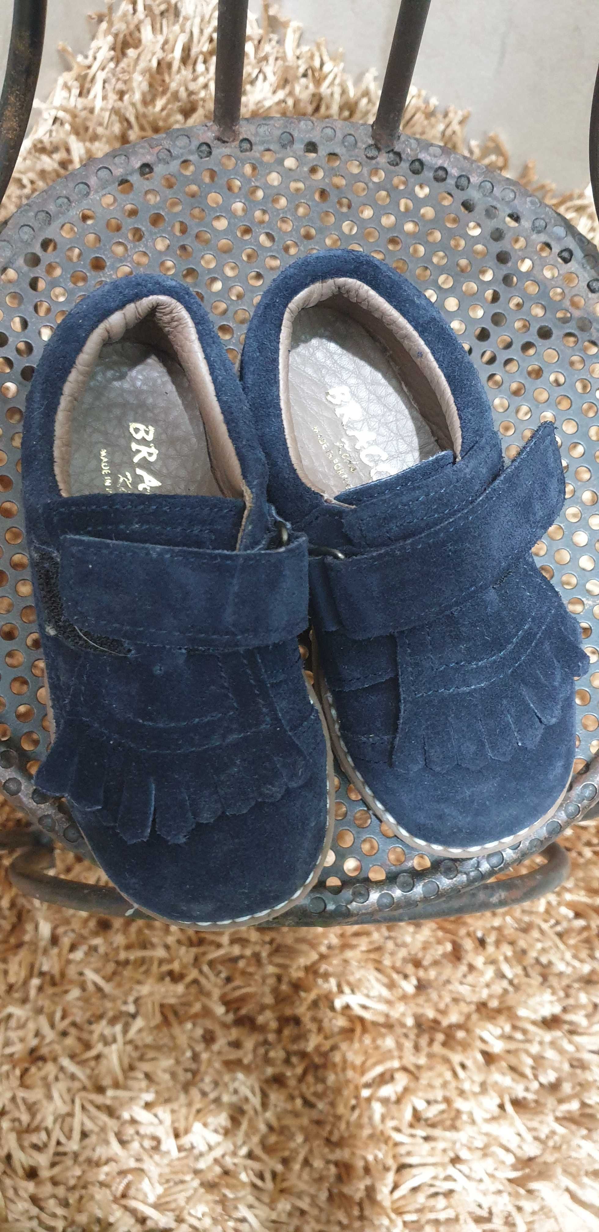 Sapatos de criança com velcro