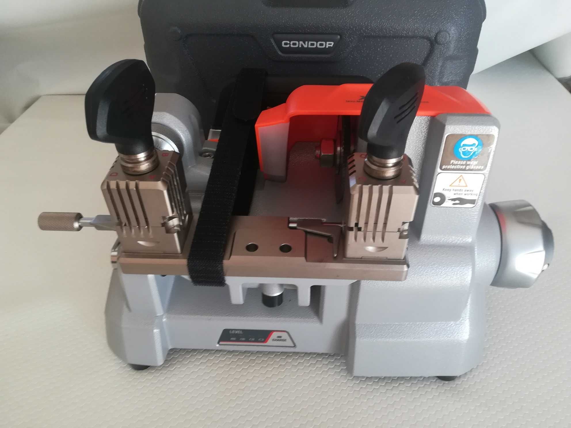 Máquina Corte Chaves Condor Original com bateria para chaves casas