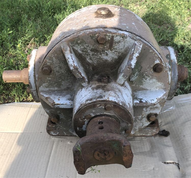 Редуктор кутовий 1 : 1,25