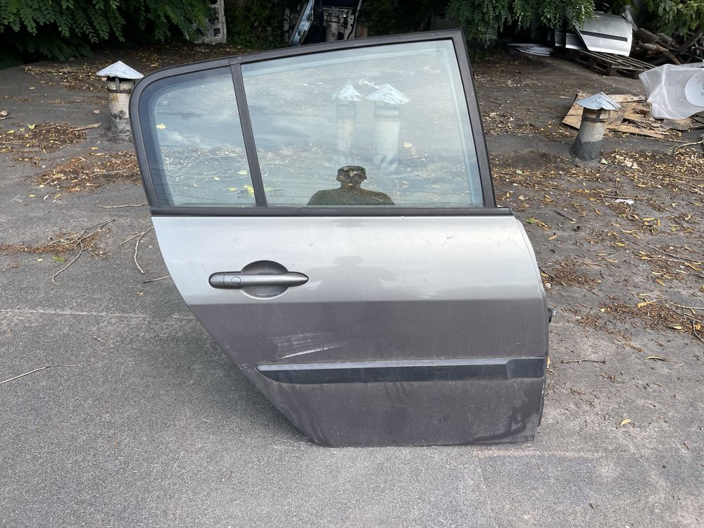 Двері Renault megane 2 хетчбек