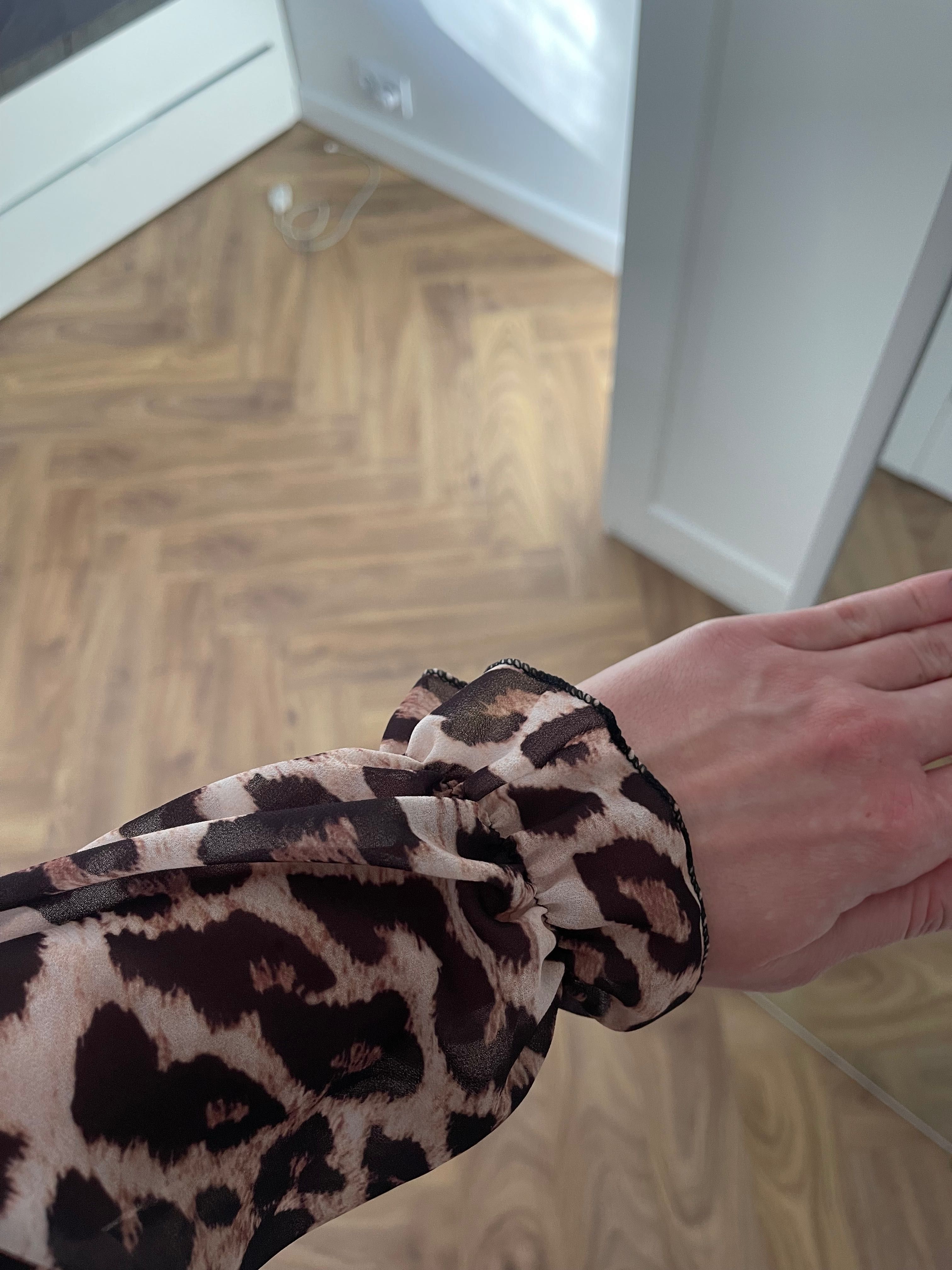 Krotka sukienka w panterke