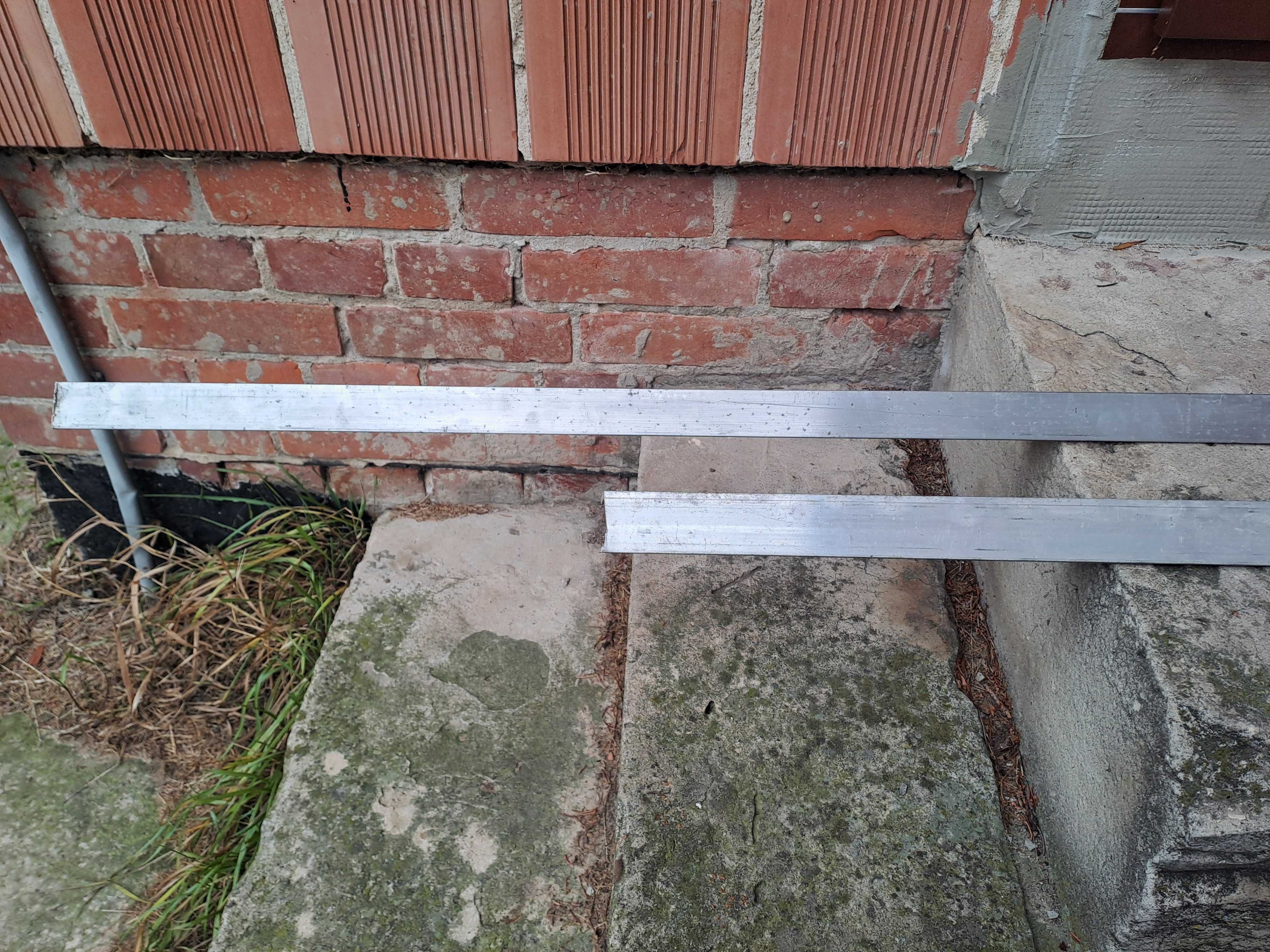 Kątownik aluminiowy 35x35x4mm + 40x30x4mm