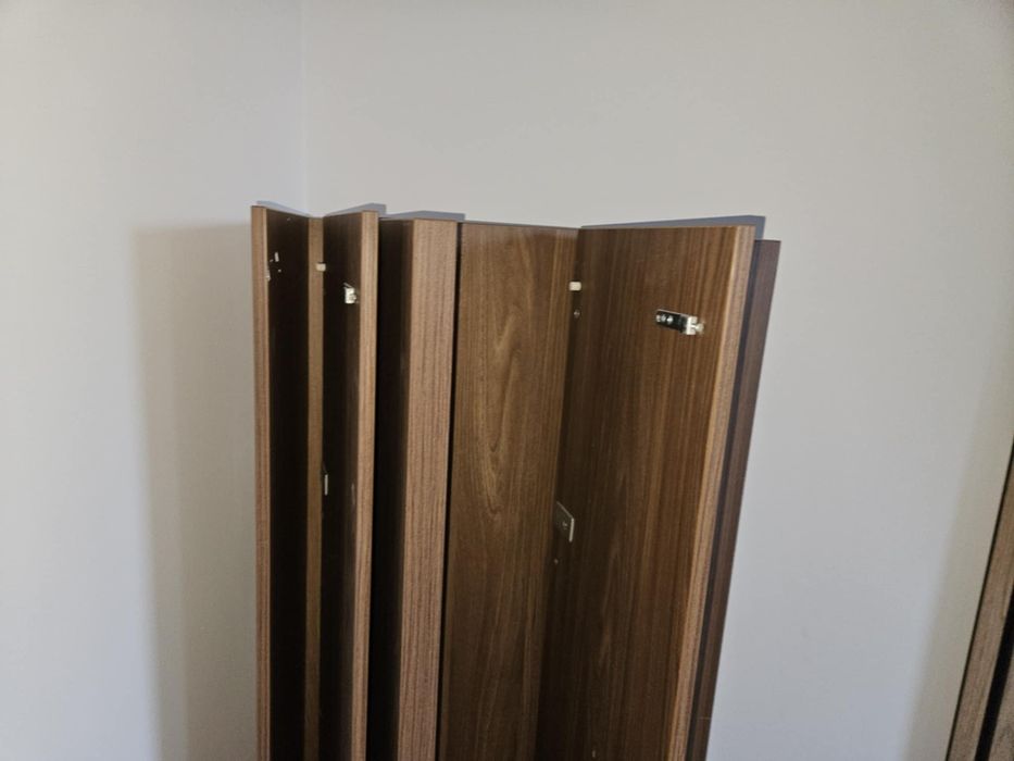 Sprzedam 4- półki w dobrym stanie.
Wymiary: 148 × 34 × 25 cm.

Sprzeda