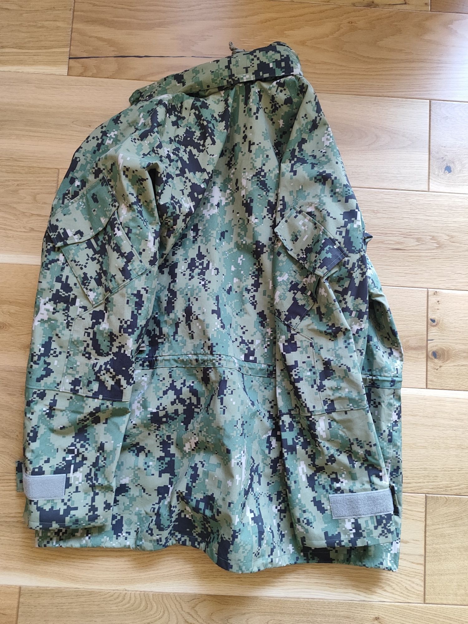 Kurtka nwu aor2 Gore tex medium long US Army US Navy