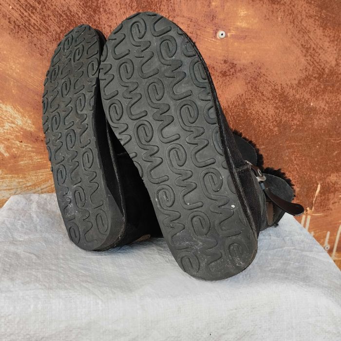 Уги з натуральним хутром жіночі