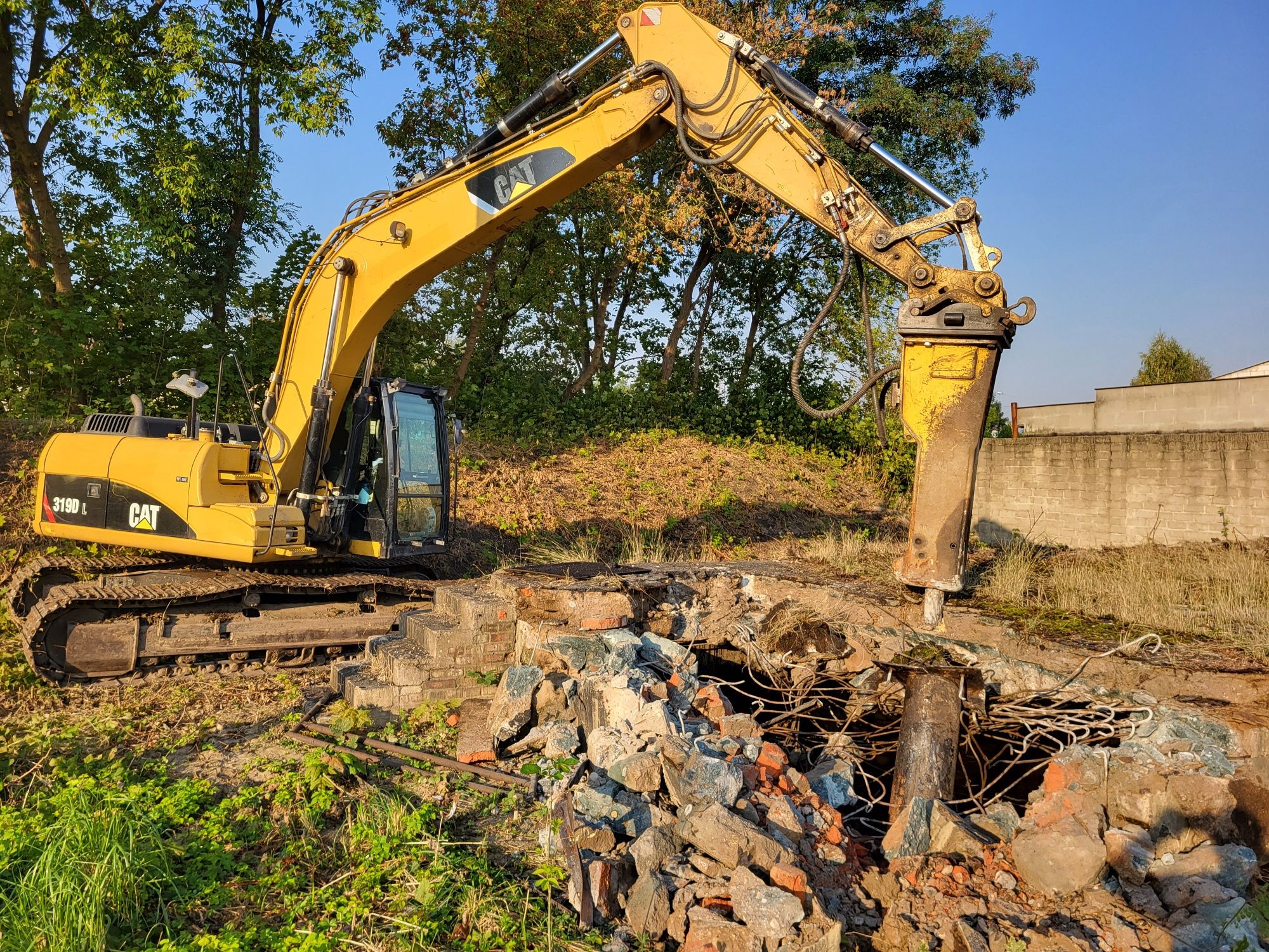 Rozbiórki wyburzenia budynków hal domów obiektów przemysłowych