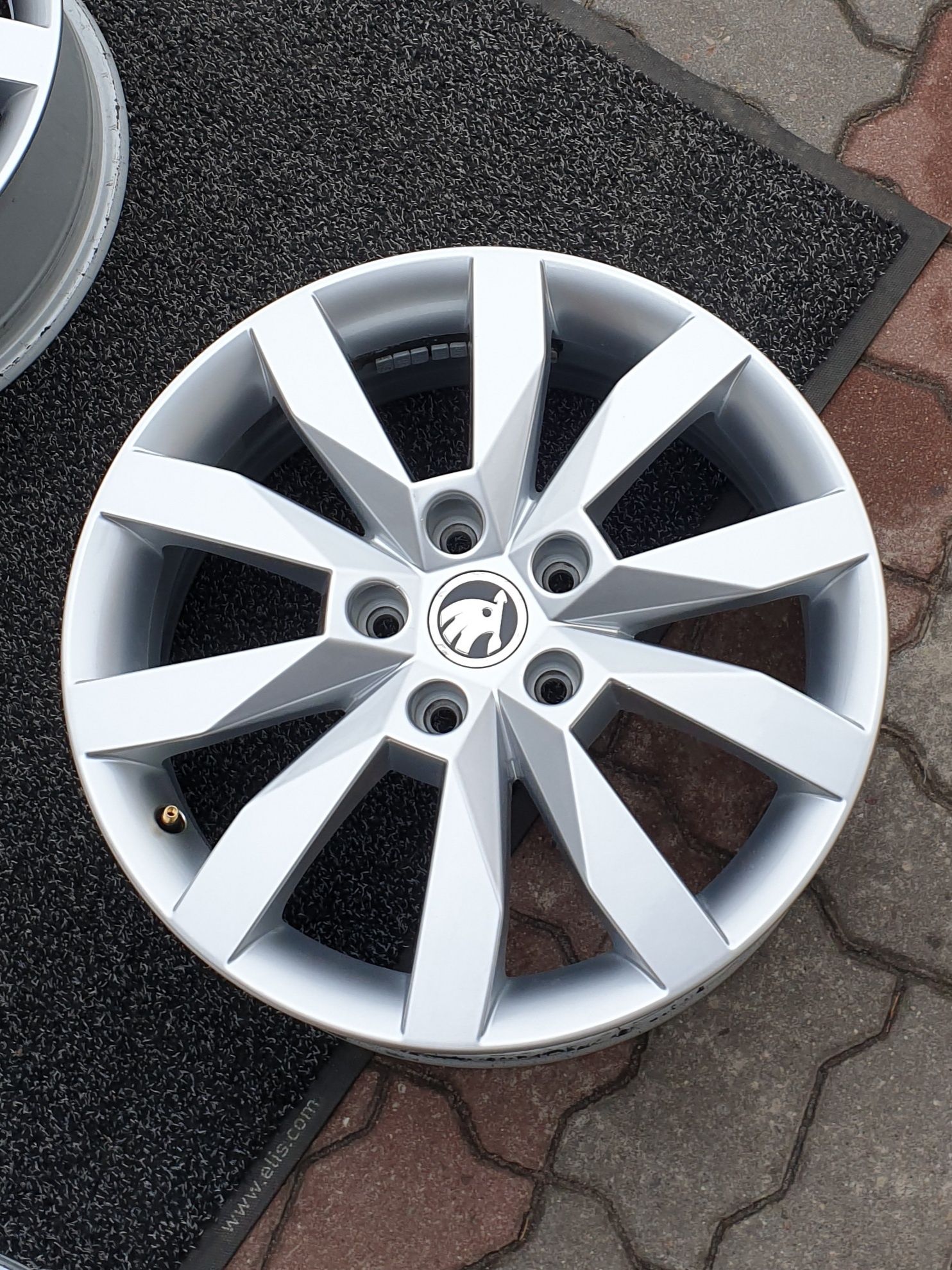 Felgi Alu 17" Skoda Octavia III 3 II 2 5x112 SuperStan Oryginalne