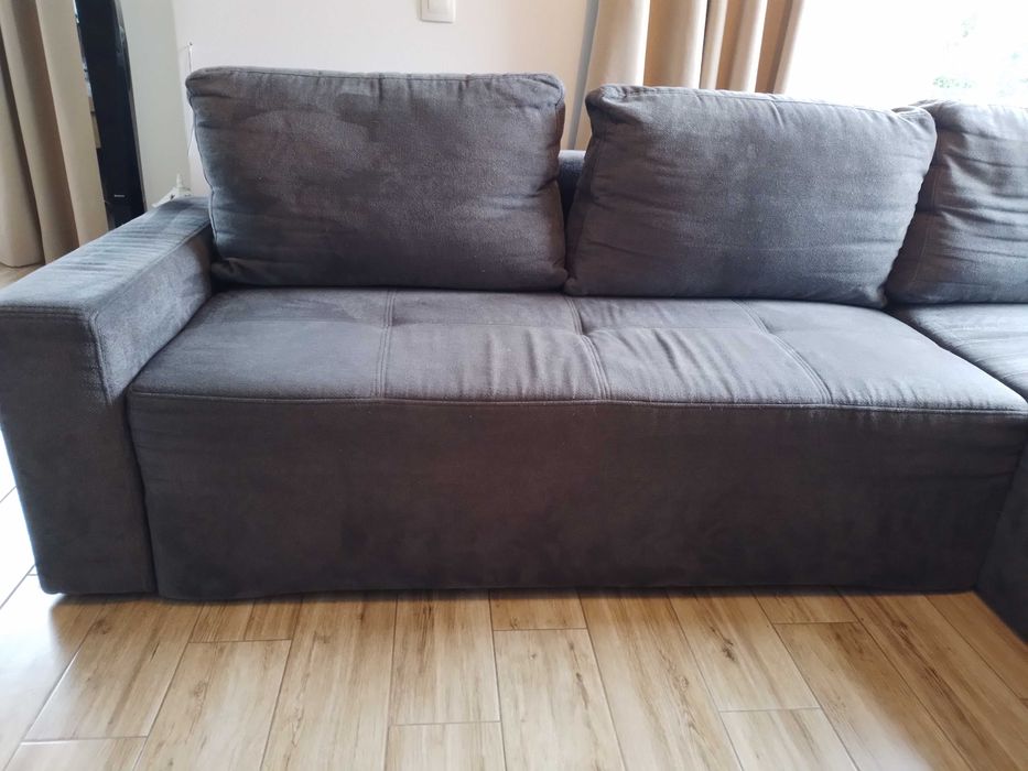 Sprzedam narożnik funkcja spania  z fotelem i pufą.