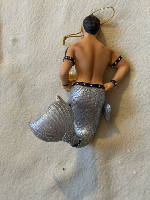 Enfeite sereio merman em porcelana com glitter – vários