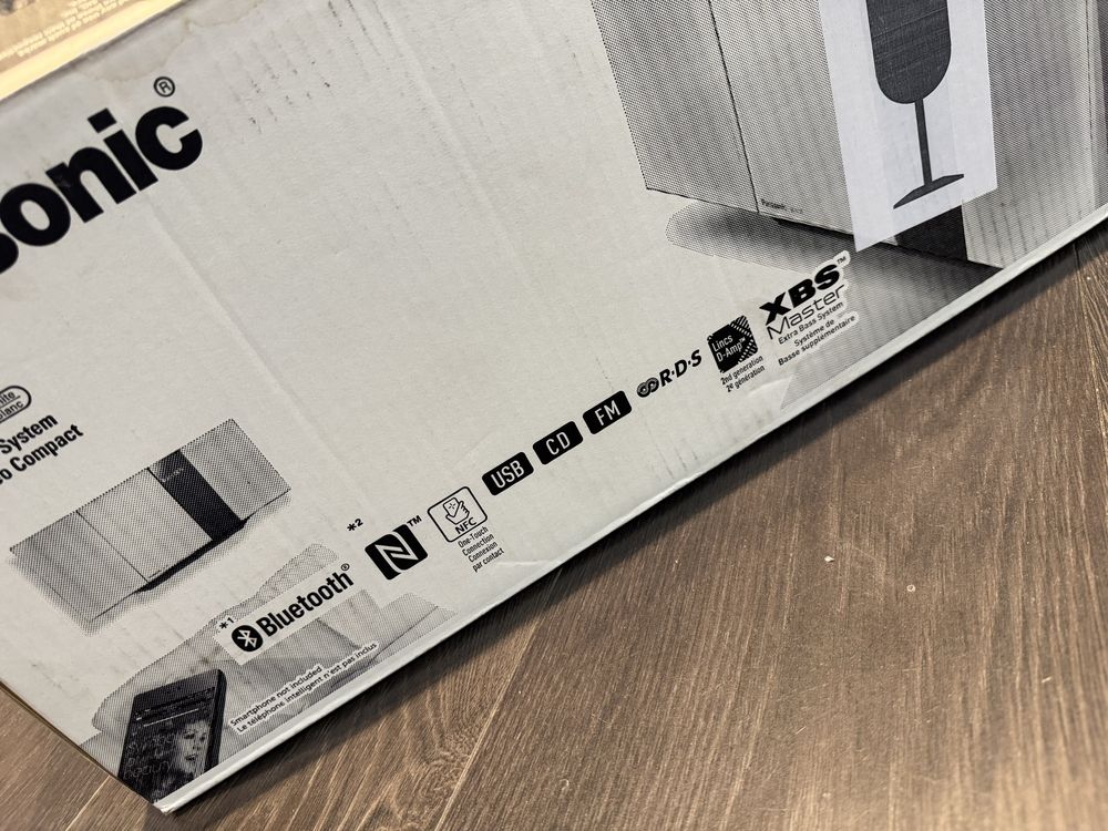 Чудовый Музичний  Bluetooth центр Panasonic SC-HC39