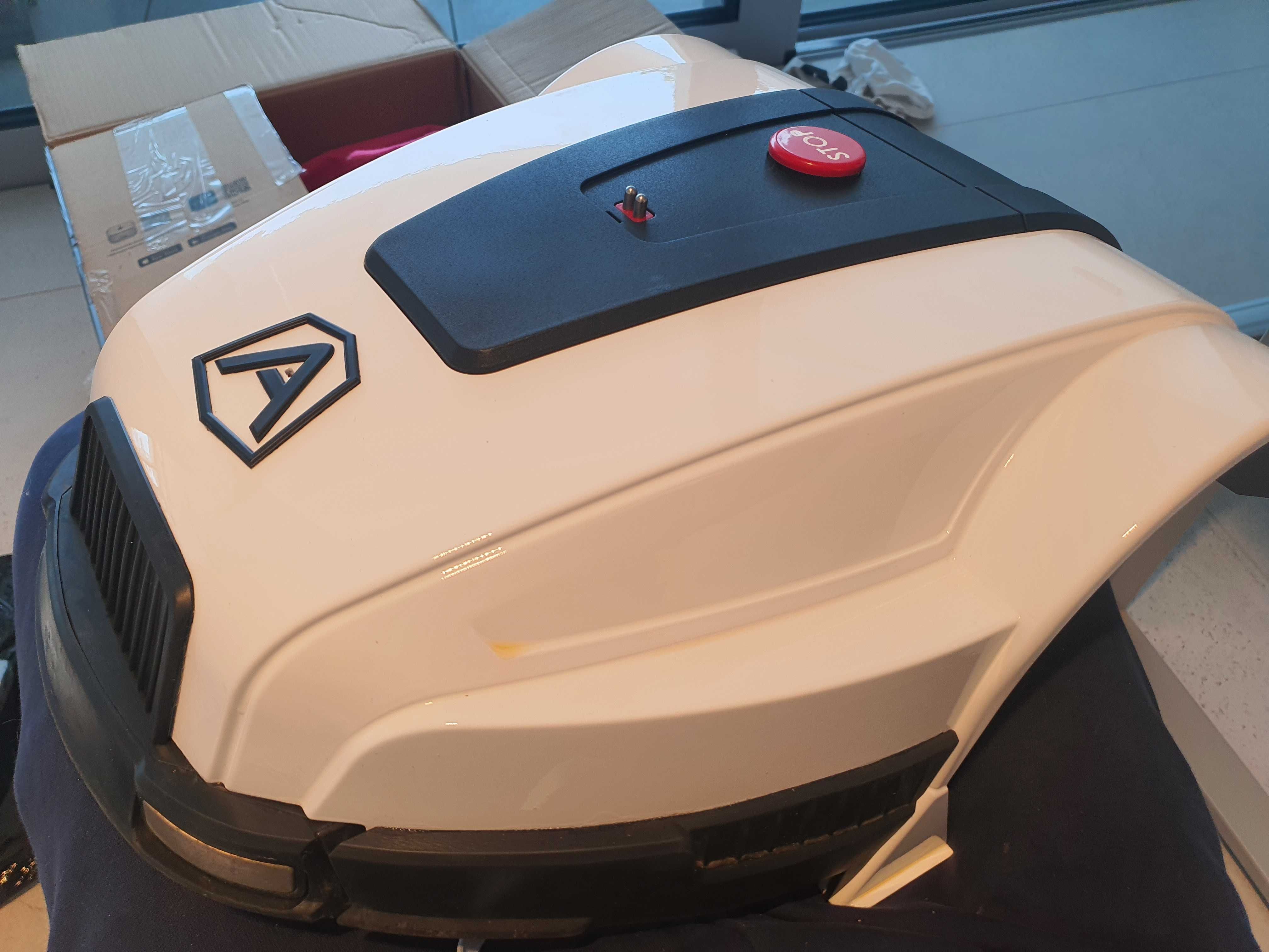Prywatny Robot Ambrogio L35 Delux + stacja ładująca
