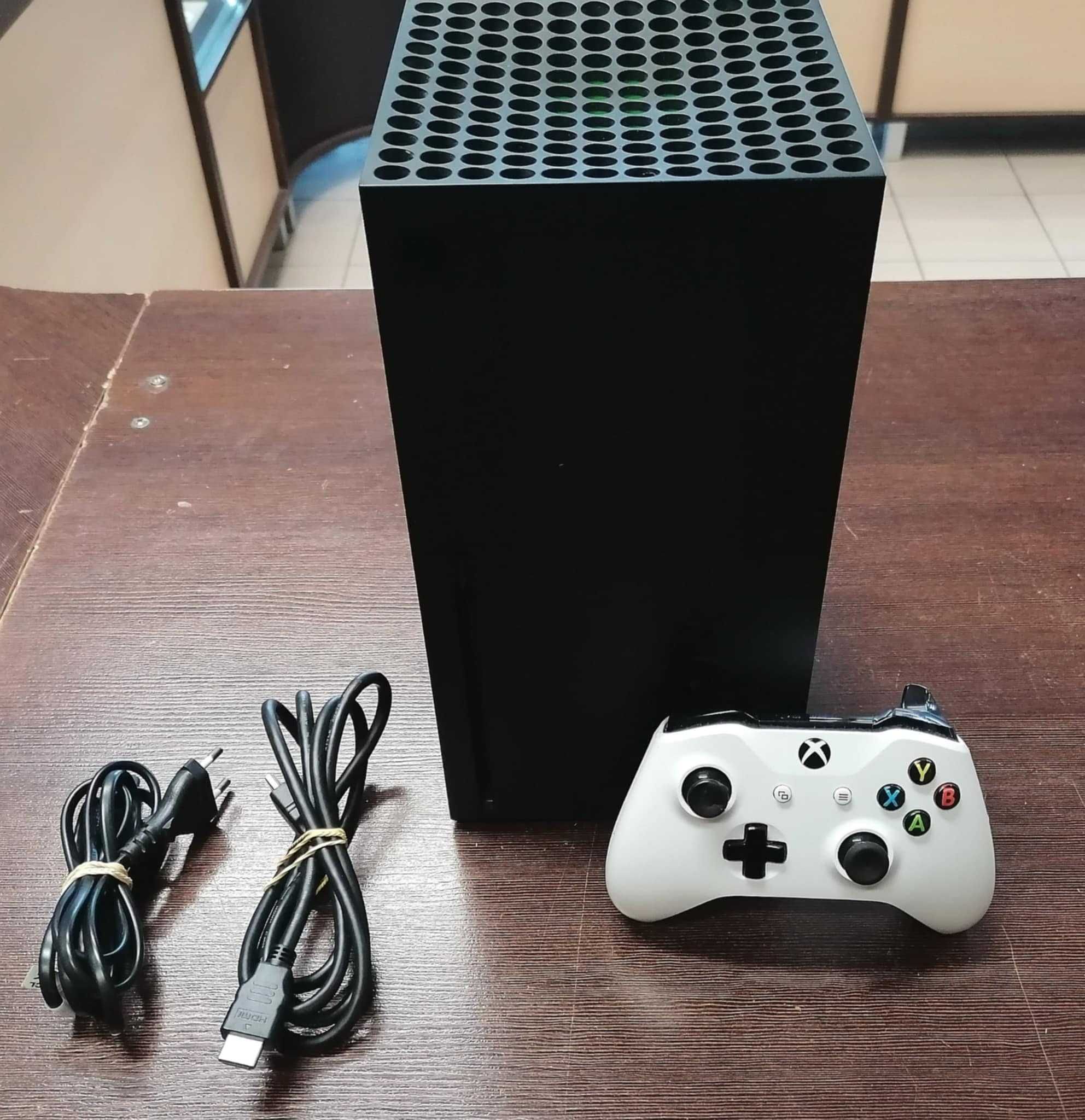 Konsola Microsoft Xbox Series X 1TB + Pad