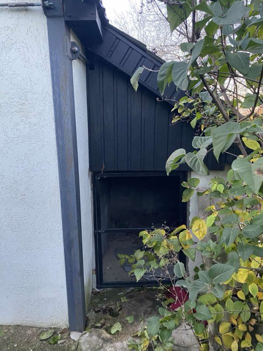 Гараж,земельна ділянка,літня кухня,підвал,горище.