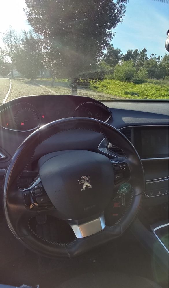 Peugeot 308 1.2 130 cv