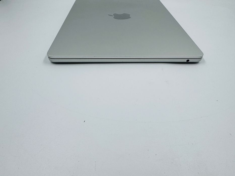 Apple Macbook Air 13.6 M2 2022 8GB RAM 256GB SSD IL6365