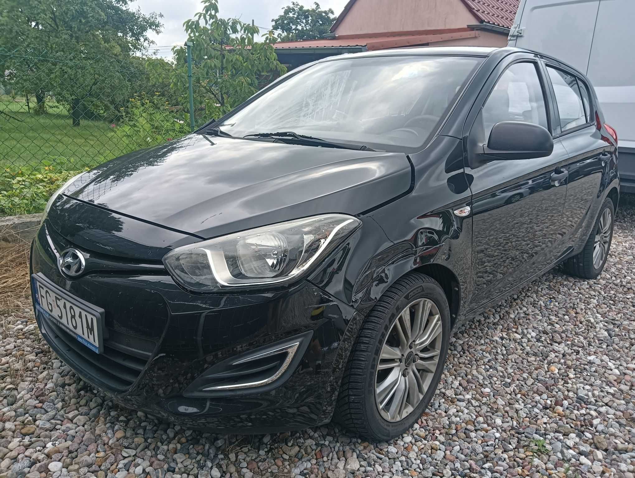 Hyundai i20 uszkodzony