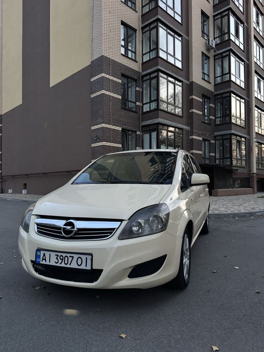 Продам Опель Zafira 2010рік