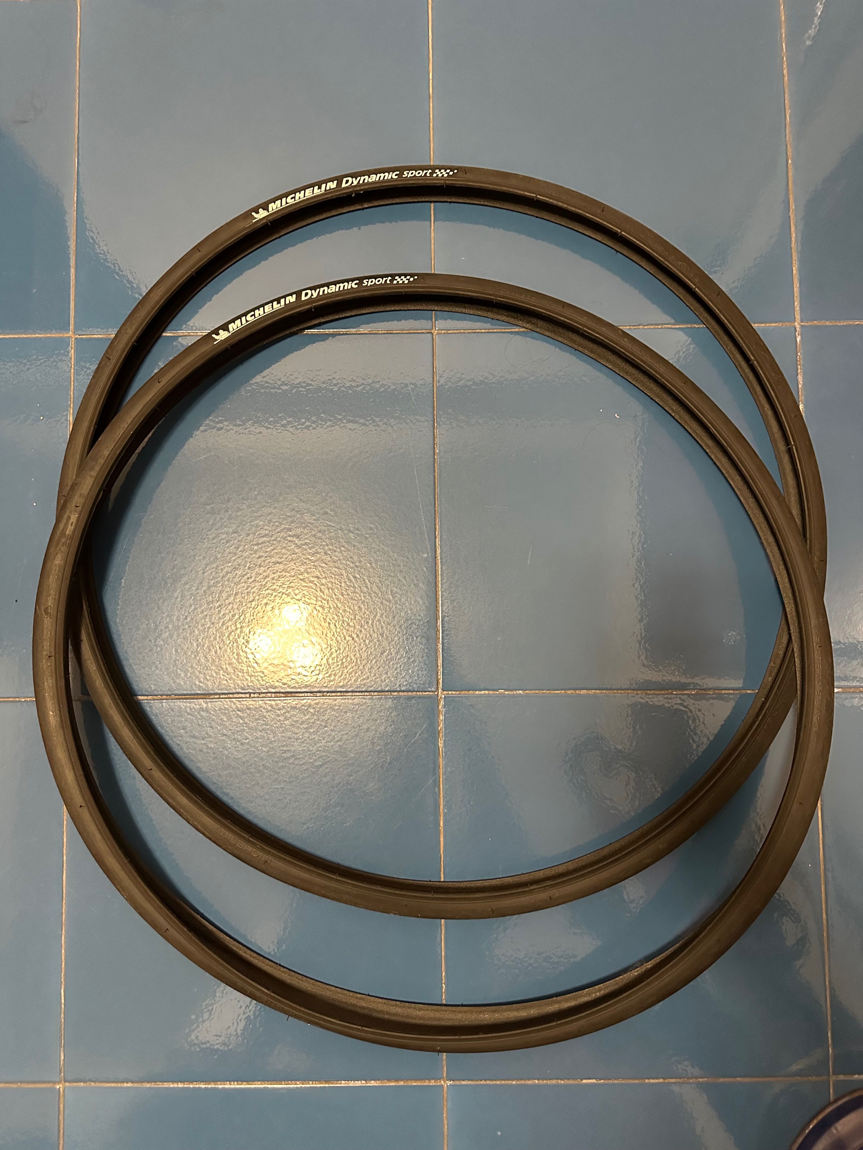 Pneu de estrada 700x25 Michelin Dynamic Sport (Conjunto 16€)