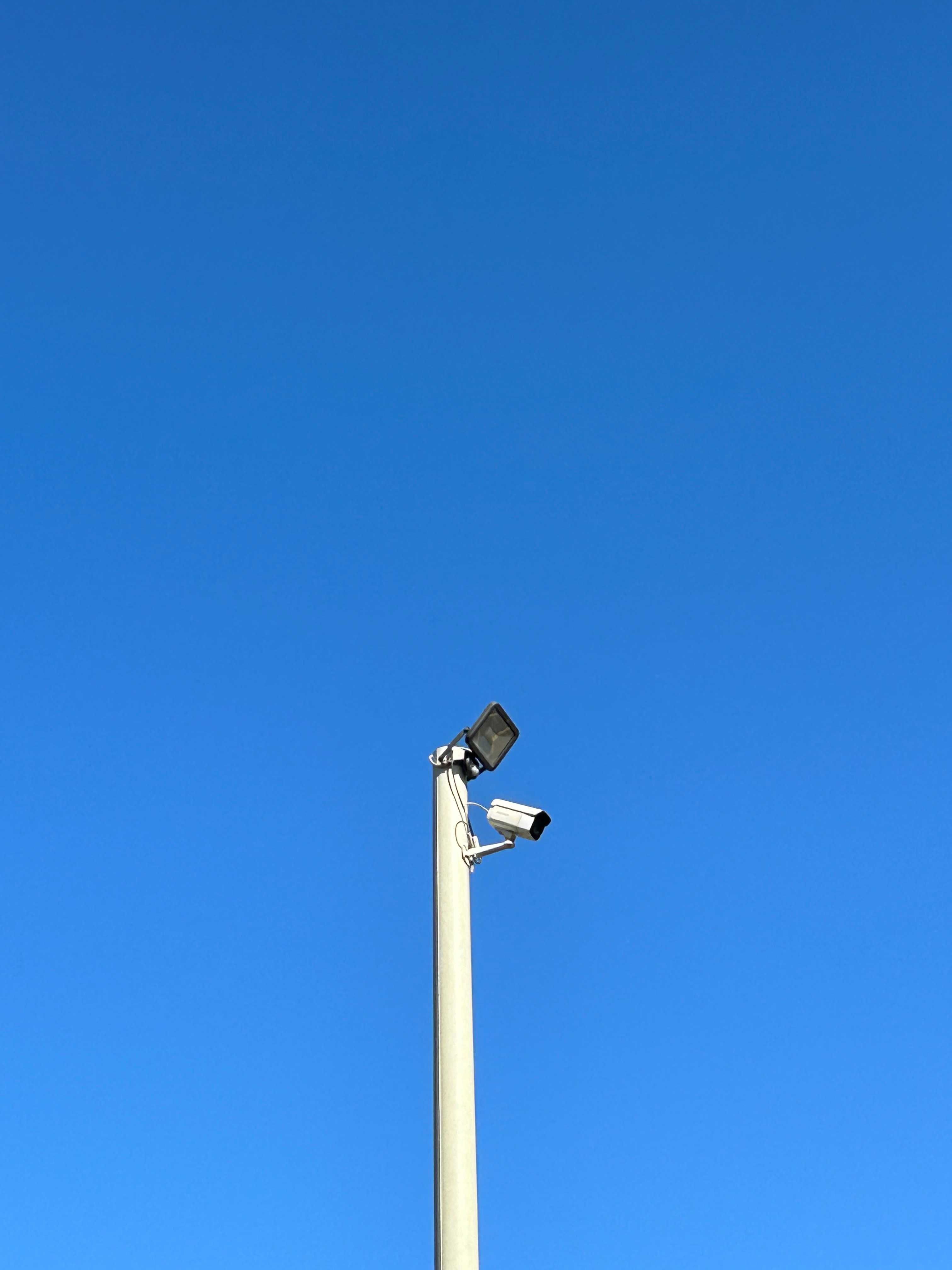 Słup/Maszt pod oświetlenie - kamery - światłowód ogrodowy 7m